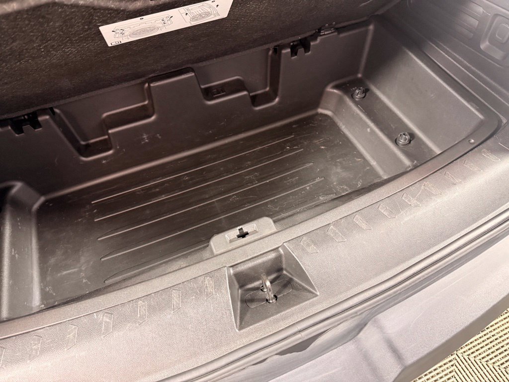 Used 2019 Chevrolet Traverse RS w/ LPO, Floor Liner Package FWD image 18