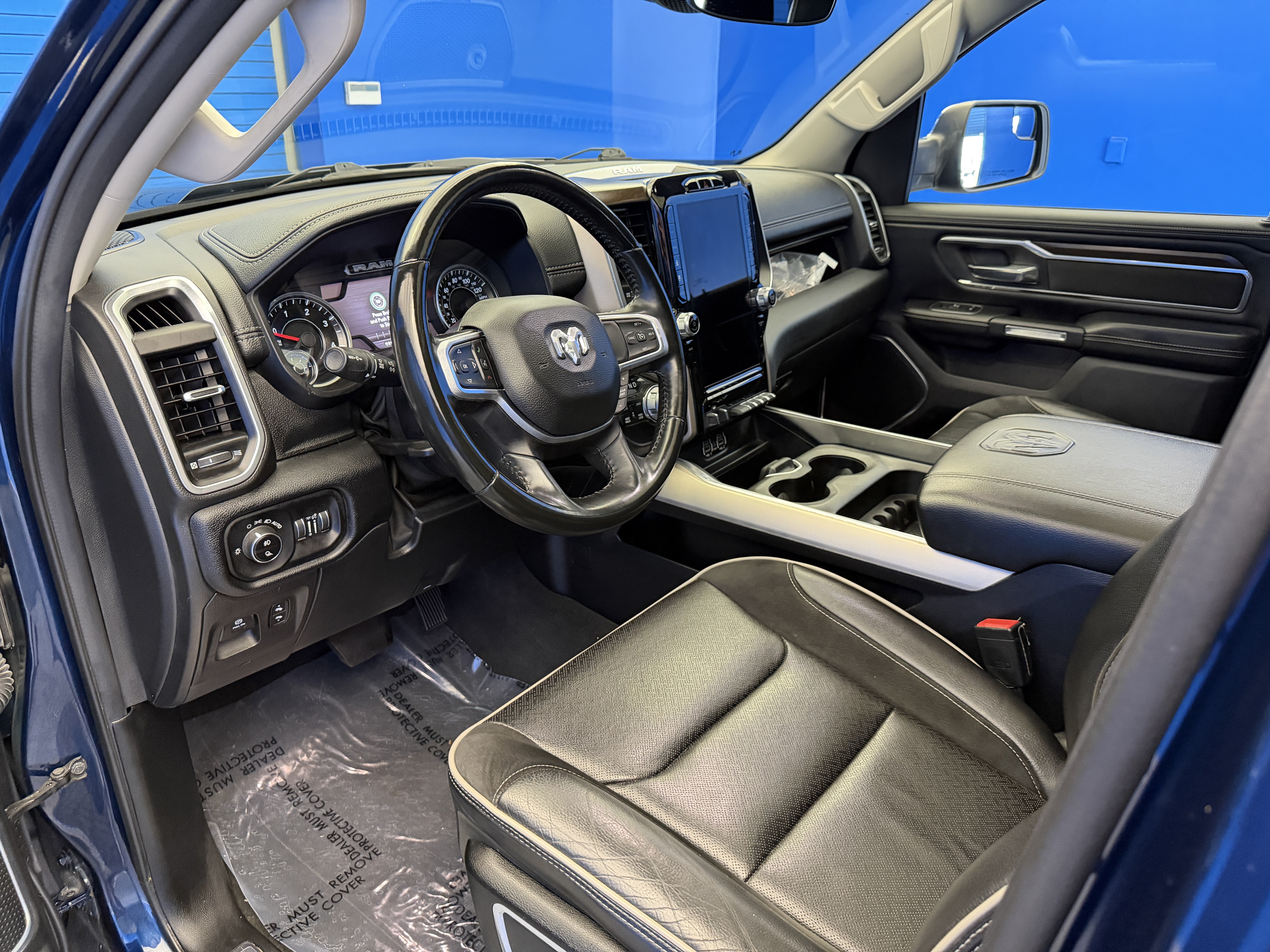 Used 2022 RAM 1500 Laramie AWD/4WD image 12