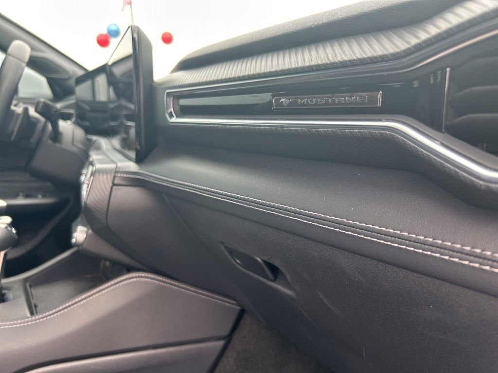 Used 2025 Ford Mustang GT Premium image 32