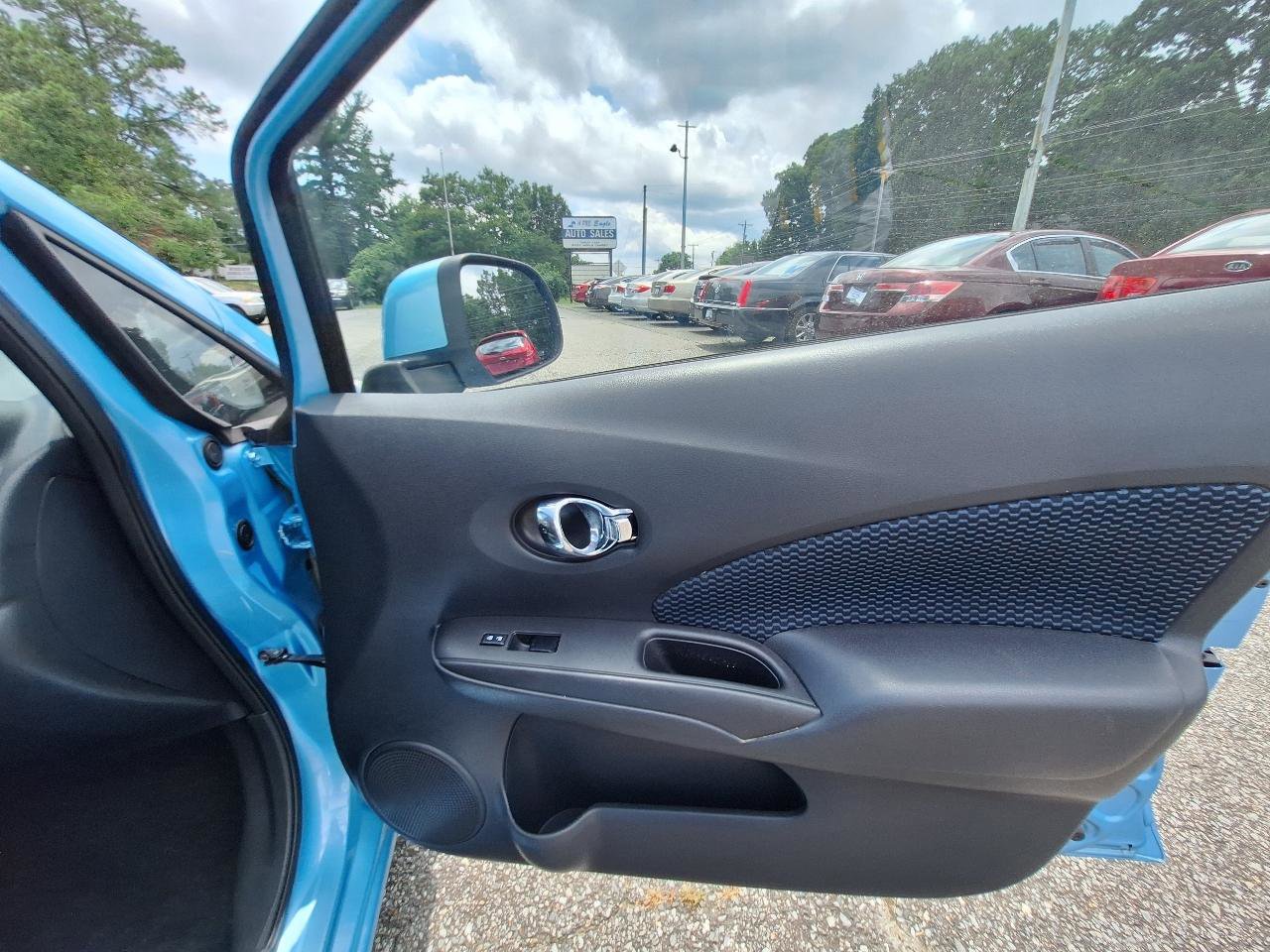 Used 2014 Nissan Versa Note SV w/ SL Package FWD image 30