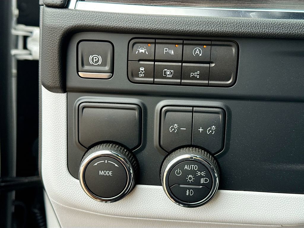 Used 2025 Chevrolet Tahoe Premier image 22