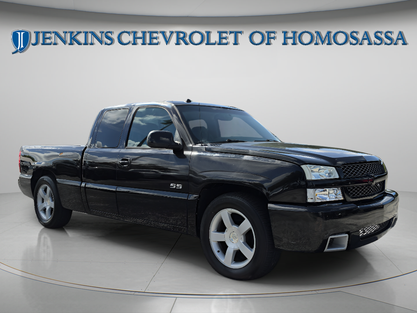 Used 2004 Chevrolet Silverado 1500 SS AWD/4WD image 1