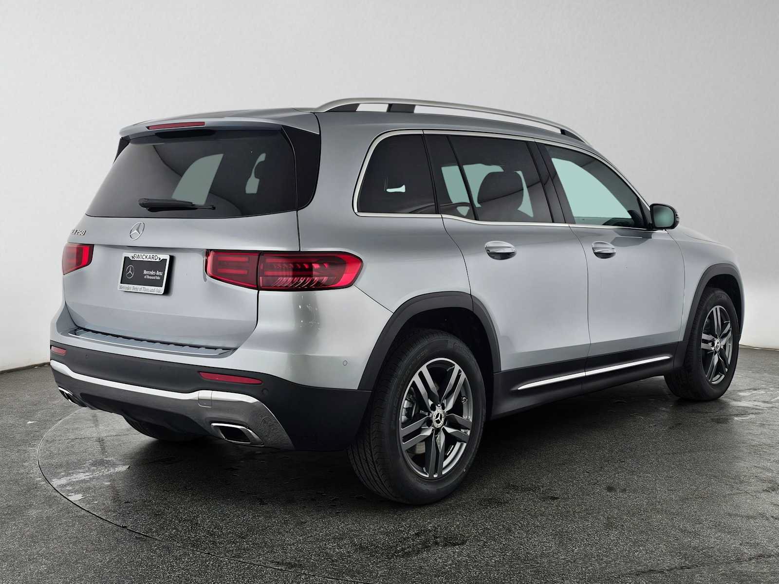 New 2026 Mercedes-Benz GLB 250 image 3