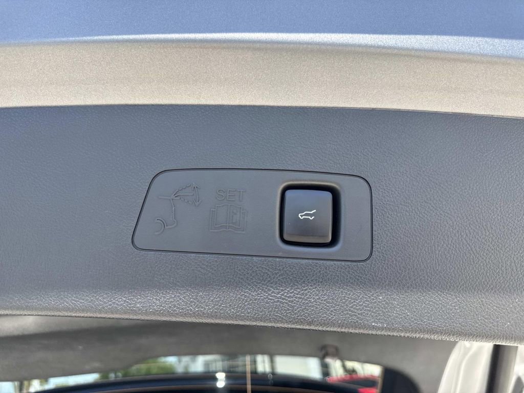 Certified 2022 Lincoln Corsair AWD w/ Equipment Group 101A image 12