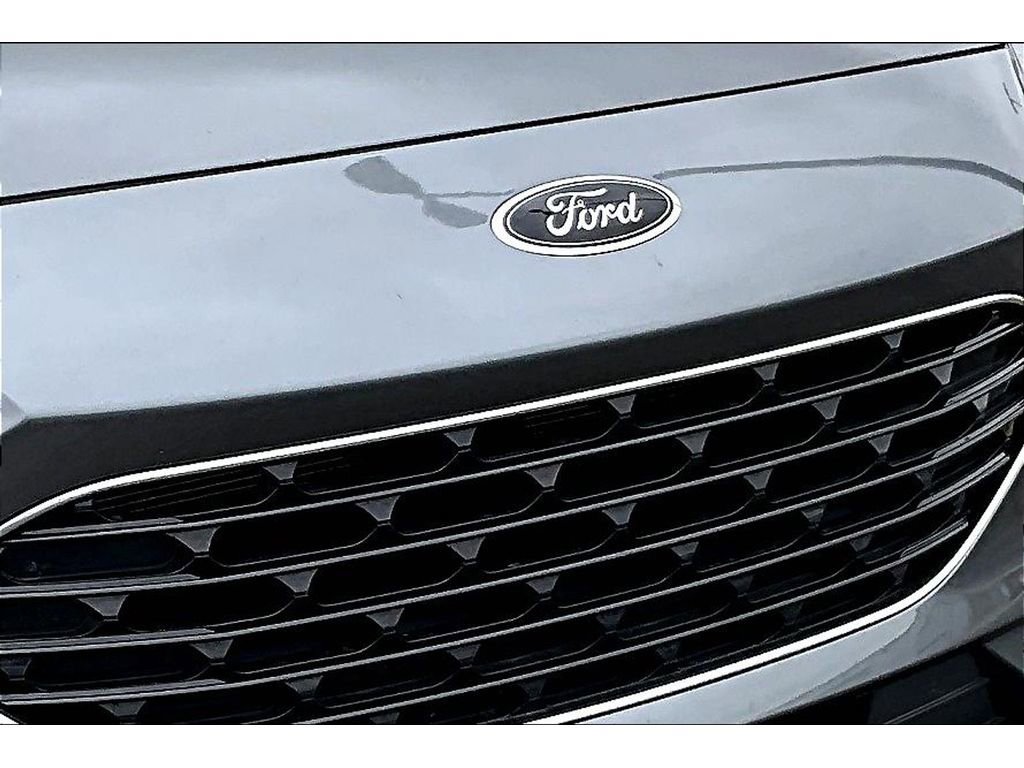 Used 2022 Ford Escape SEL w/ SEL Stealth AWD Package image 32