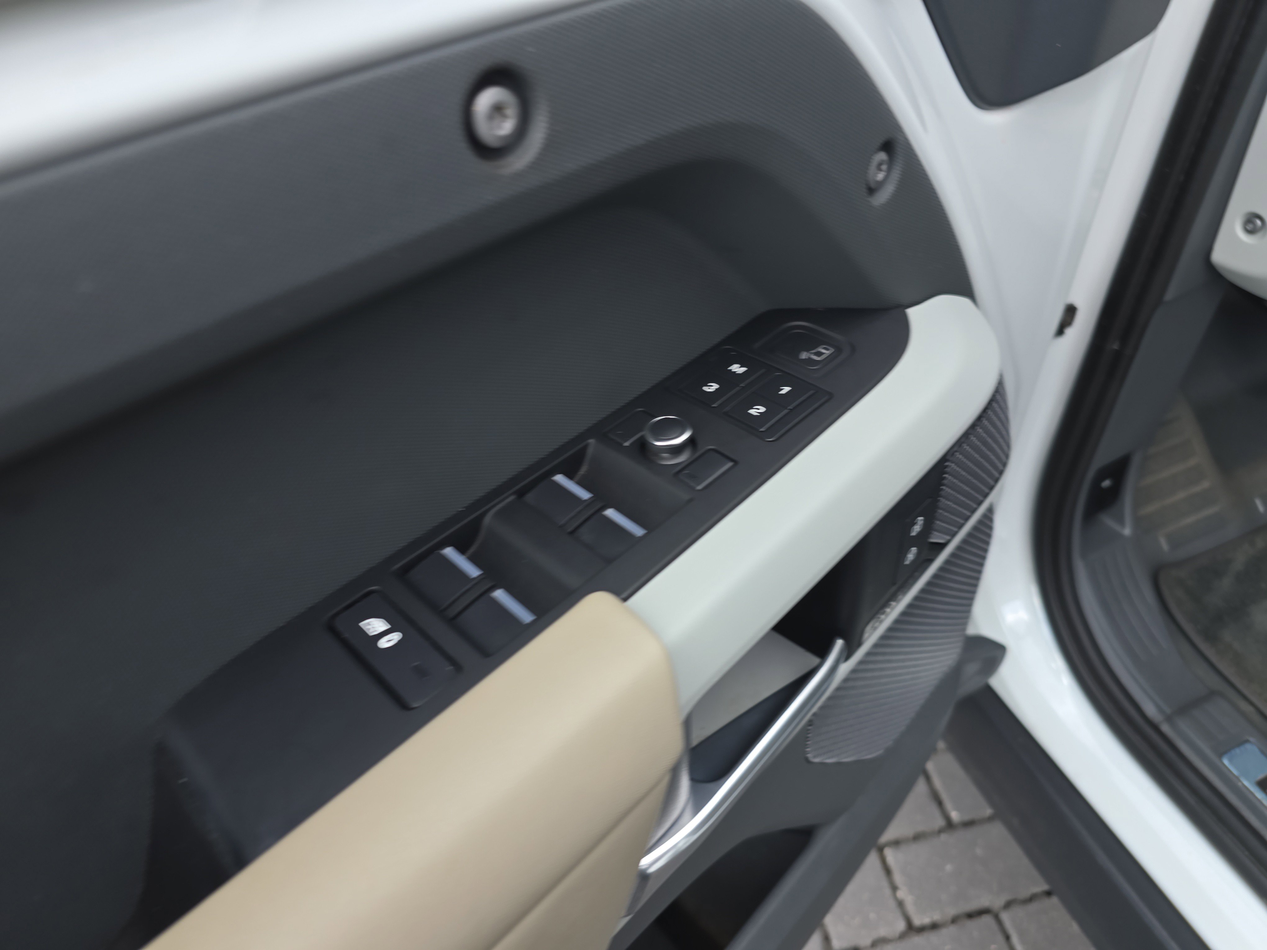 Used 2021 Land Rover Defender 110 X-Dynamic HSE image 20