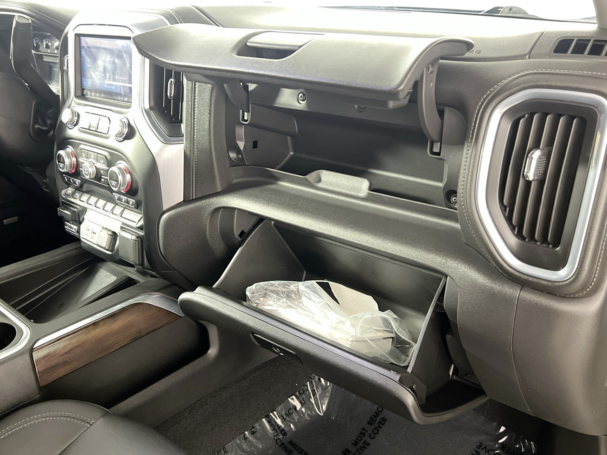 Used 2022 GMC Sierra 1500 SLT w/ SLT Premium Plus Package AWD/4WD image 34