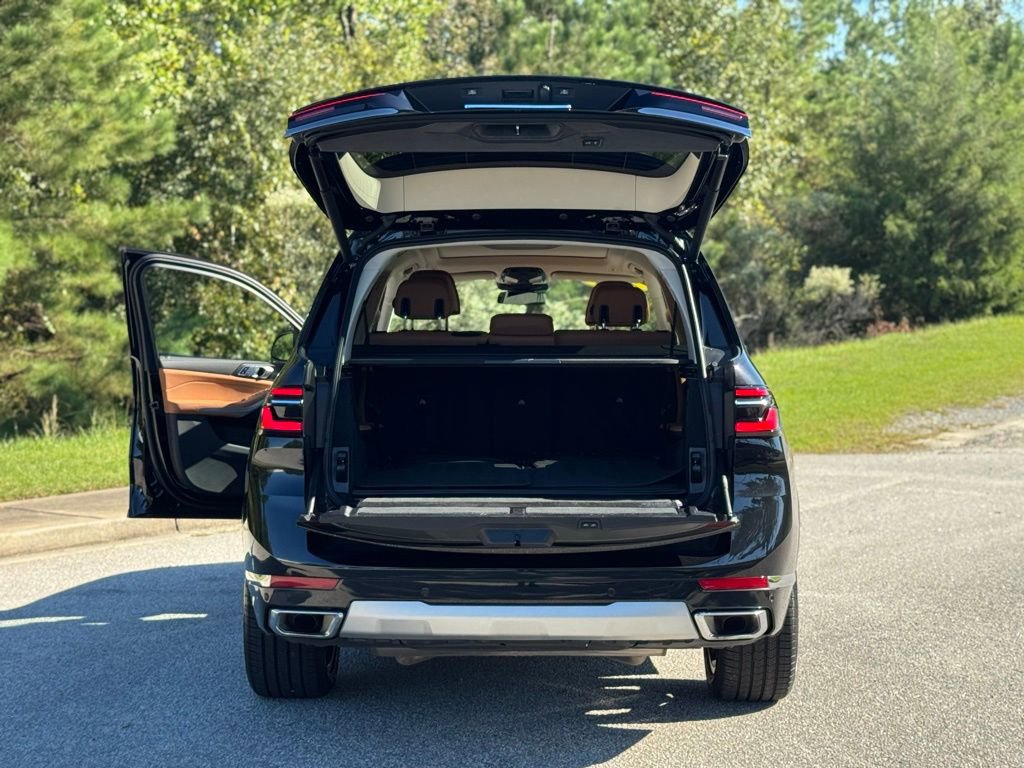 Used 2024 BMW X7 xDrive40i w/ Parking Assistance Package image 24