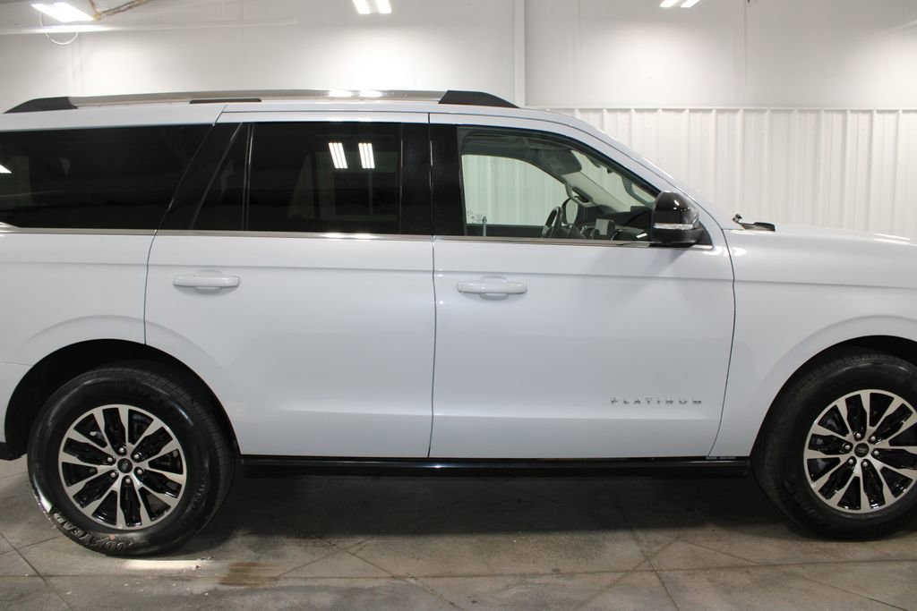 Used 2025 Ford Expedition Platinum AWD/4WD image 11
