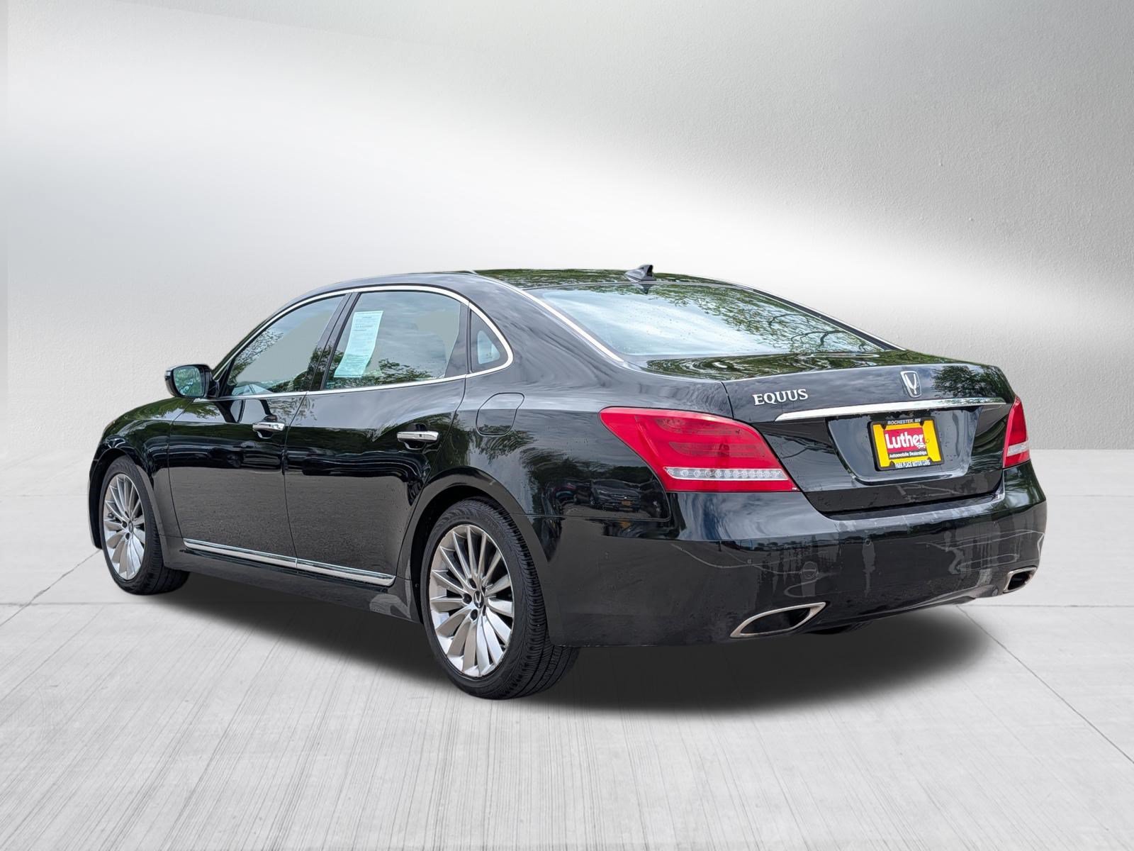 Used 2014 Hyundai Equus Signature RWD image 5