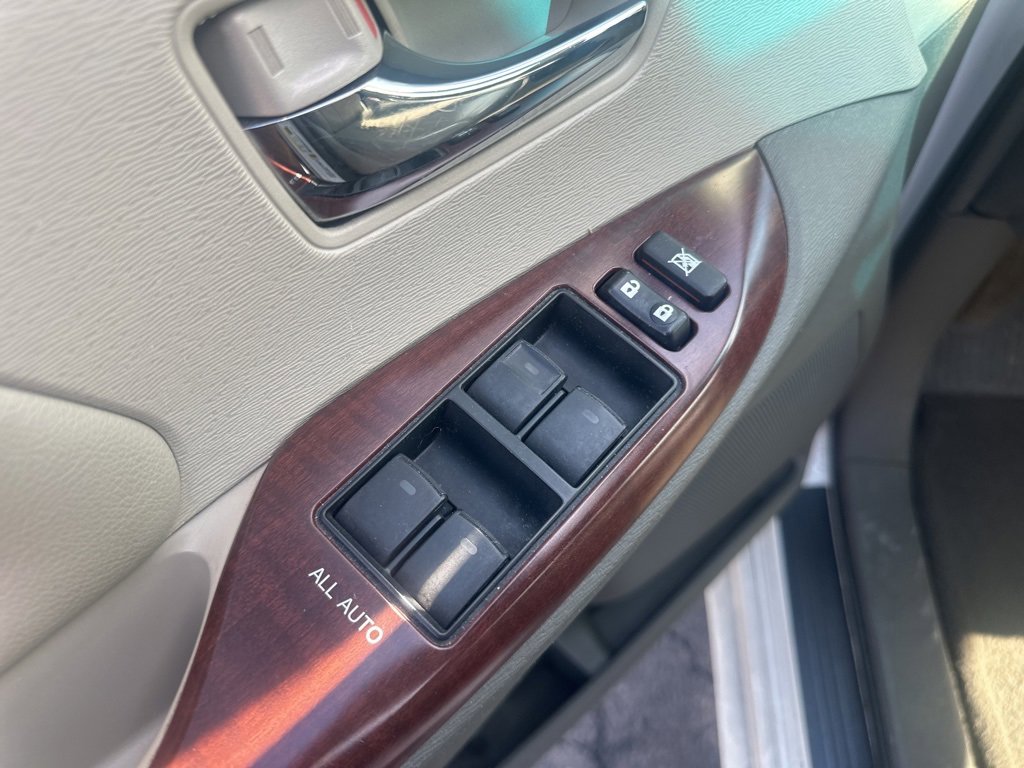 Used 2012 Toyota Sienna image 27