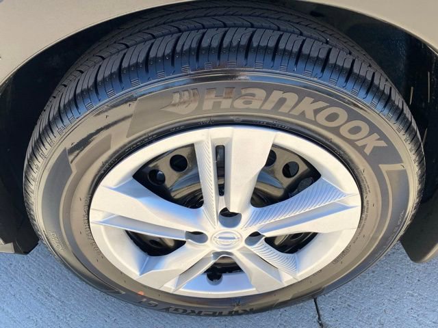 Used 2021 Nissan Kicks S image 23