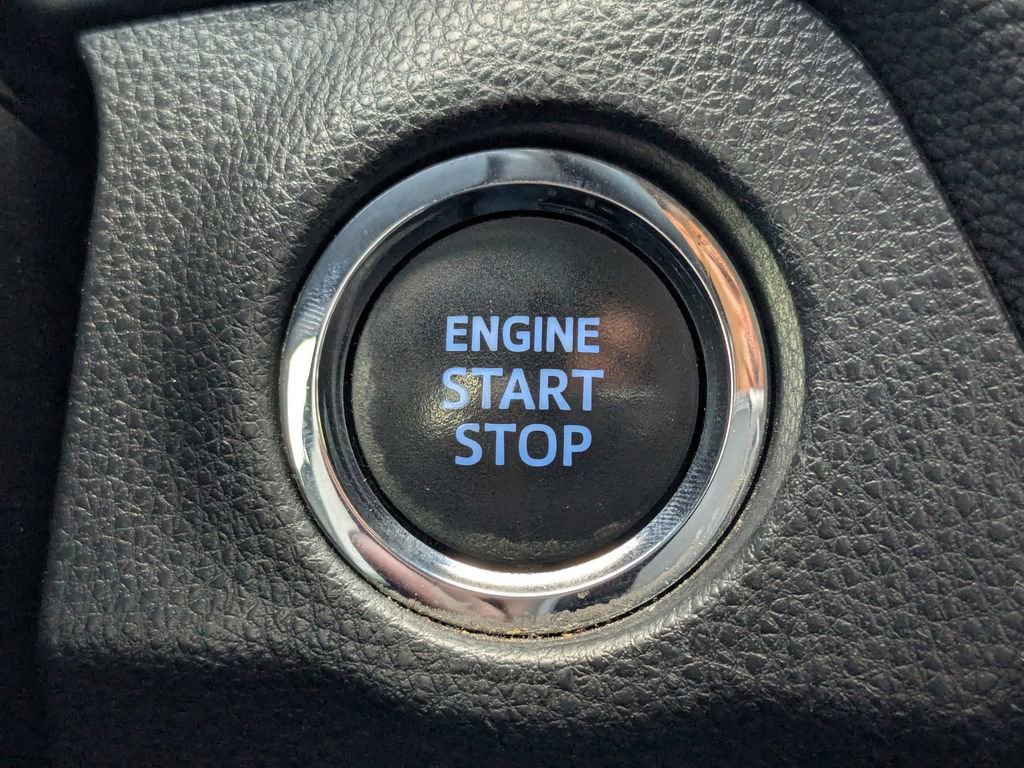 Used 2021 Toyota RAV4 XLE Premium image 34