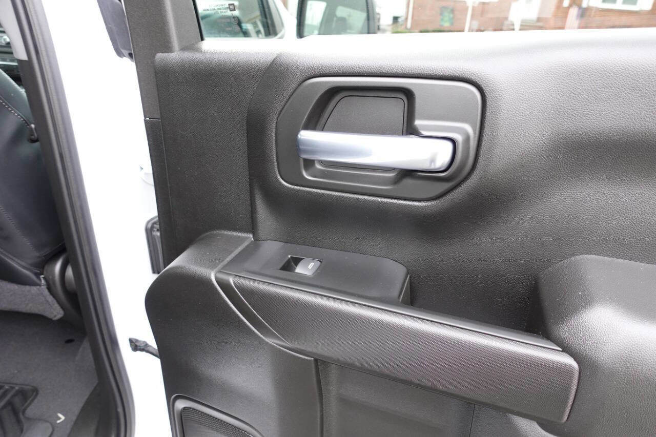 Used 2023 Chevrolet Silverado 1500 Custom w/ LPO, Dark Essentials Package AWD/4WD image 29