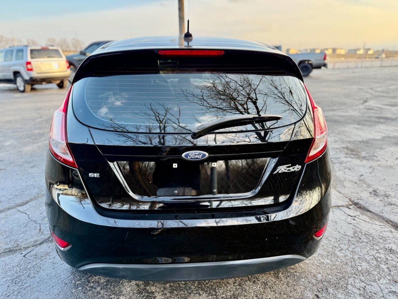 Used 2018 Ford Fiesta SE image 4