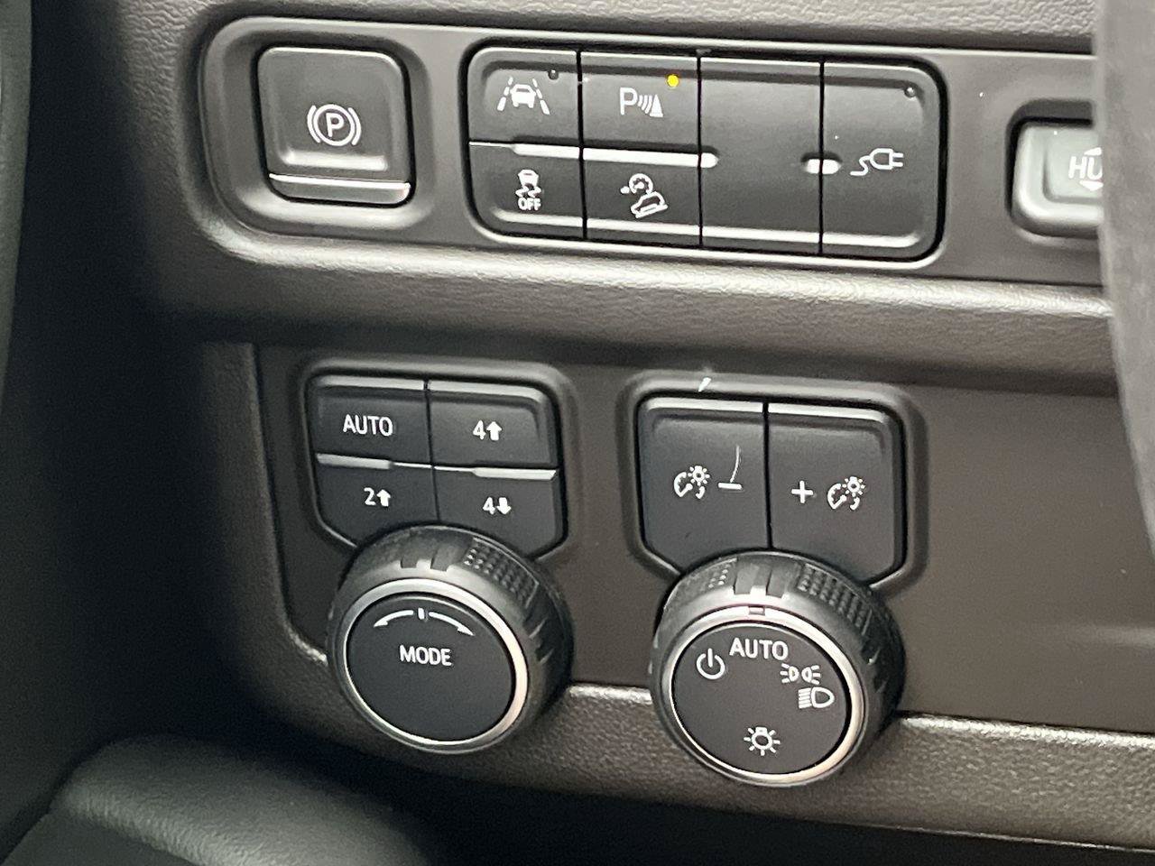 Certified 2021 Chevrolet Tahoe High Country AWD/4WD image 18