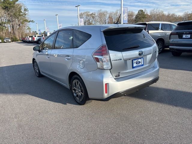 Used 2016 Toyota Prius V Three image 3