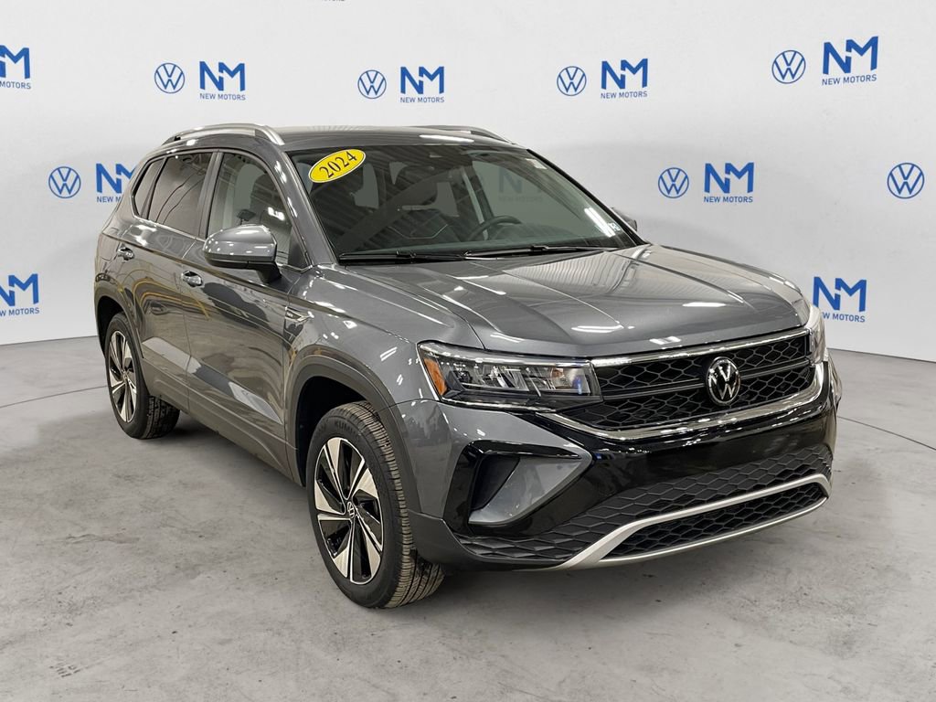 Used 2024 Volkswagen Taos SE image 7