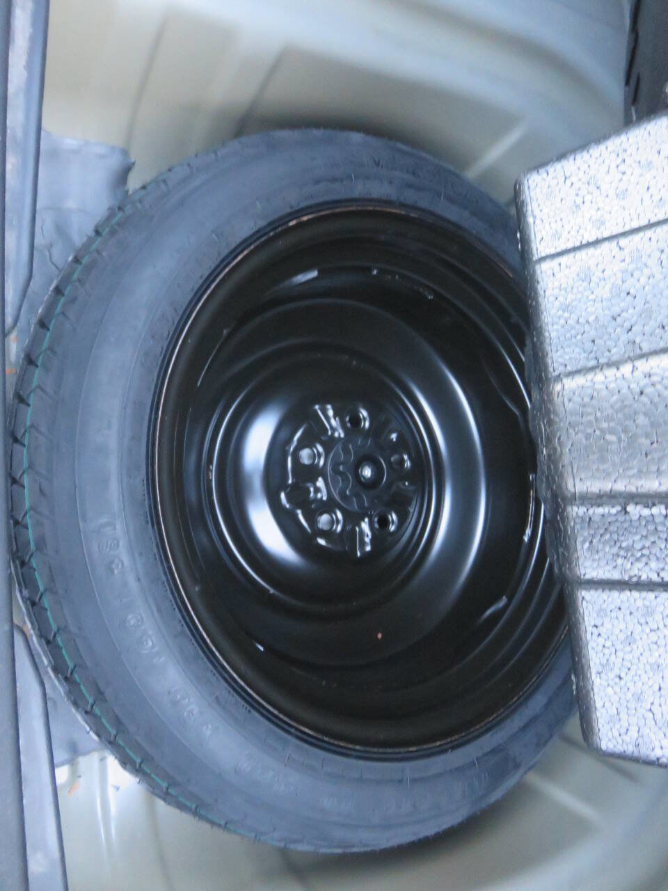 Used 2012 Toyota Camry LE image 23