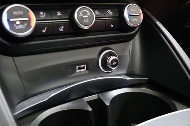 Used 2023 Alfa Romeo Stelvio Veloce AWD/4WD image 26
