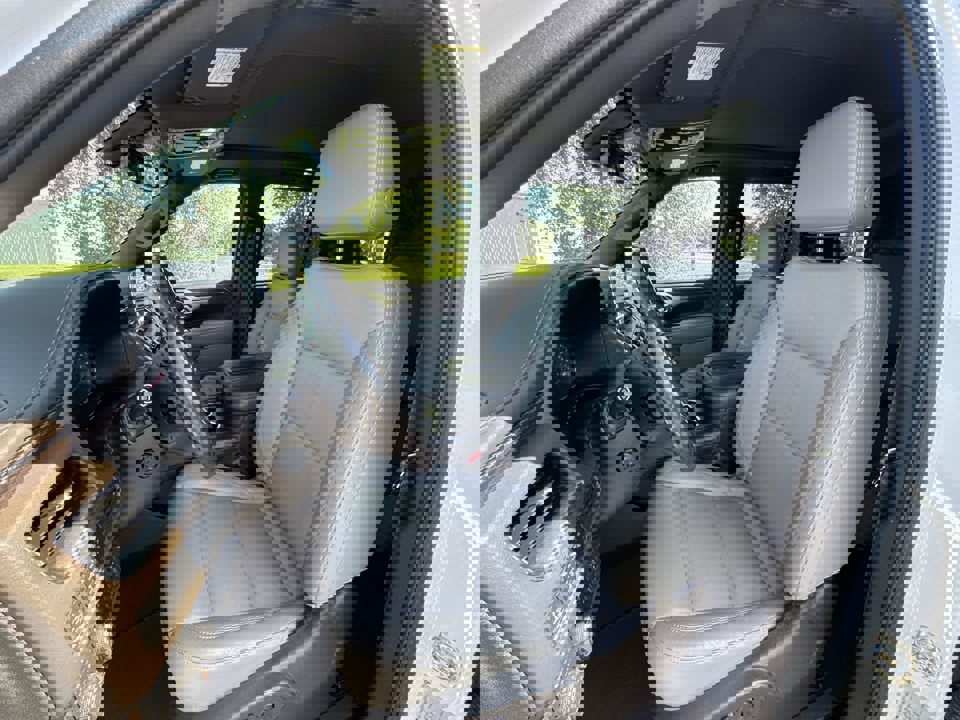 Used 2021 Chevrolet Tahoe Z71 w/ Z71 Signature Package image 11