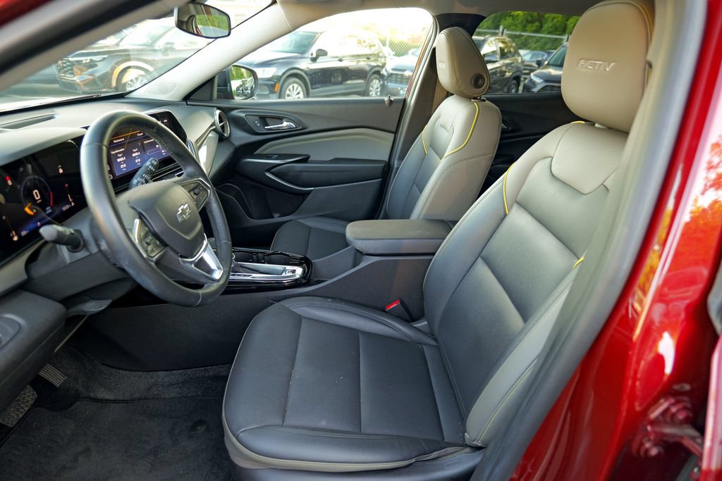 Used 2024 Chevrolet Trax ACTIV w/ Sunroof Package FWD image 19