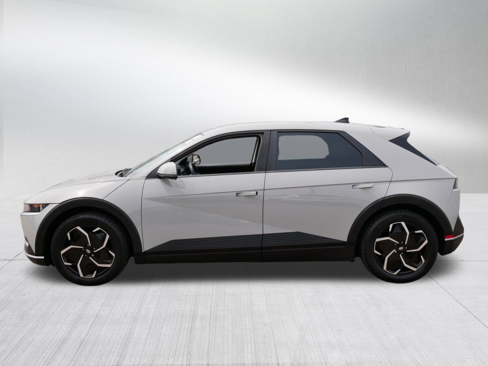 Used 2024 Hyundai Ioniq 5 SEL AWD/4WD image 4