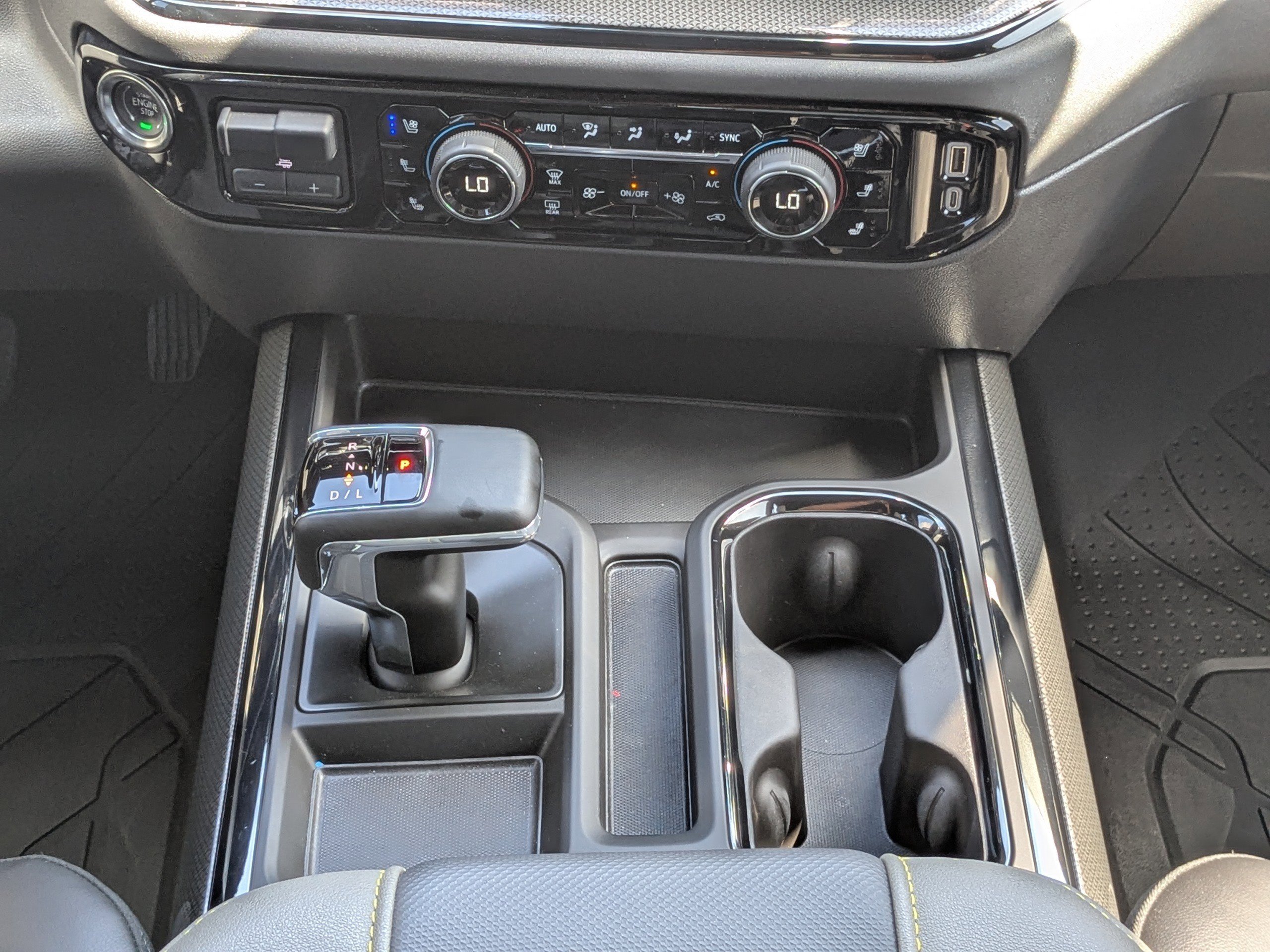 Used 2025 Chevrolet Silverado 1500 ZR2 w/ Technology Package image 19