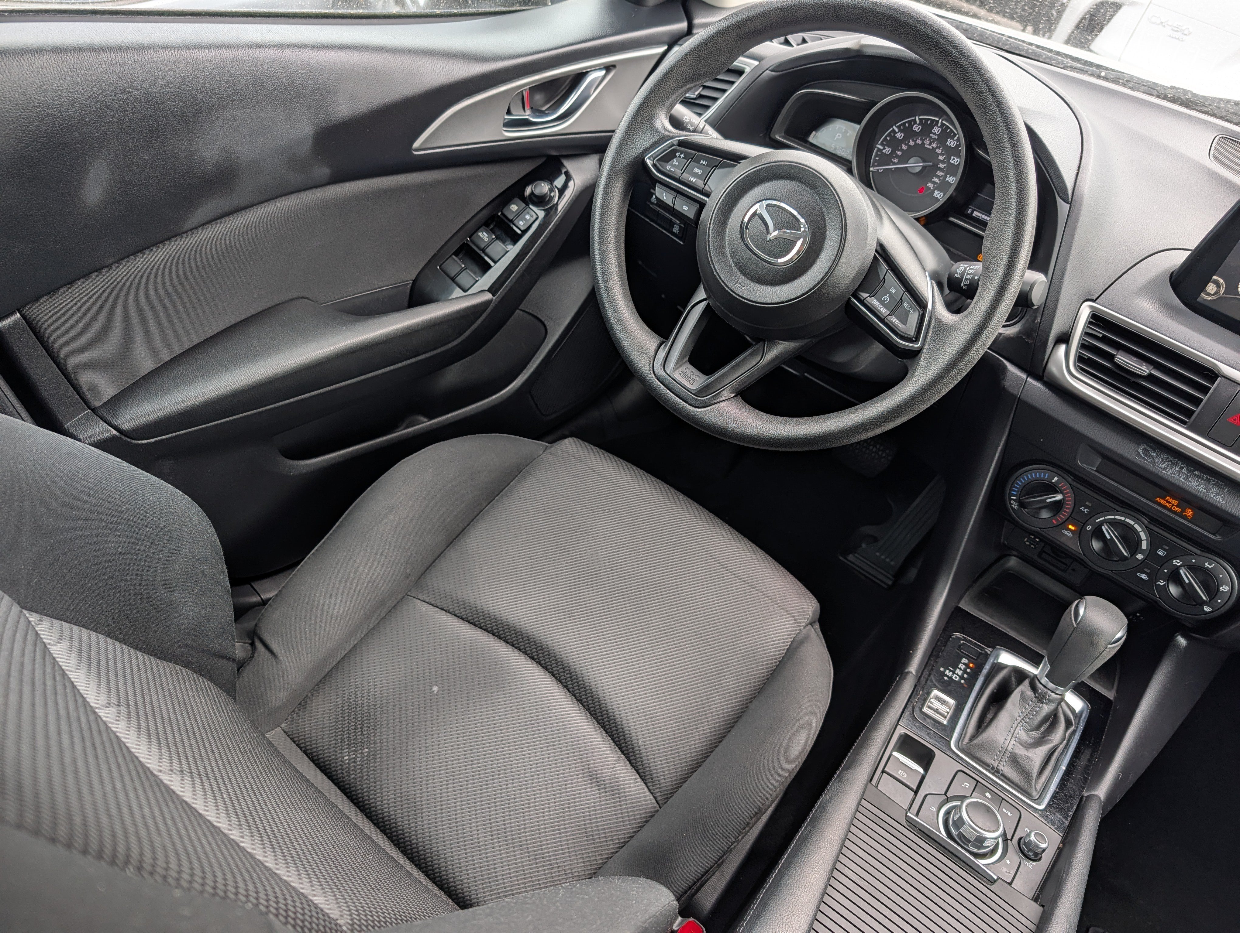 Used 2017 MAZDA MAZDA3 Sport FWD image 9