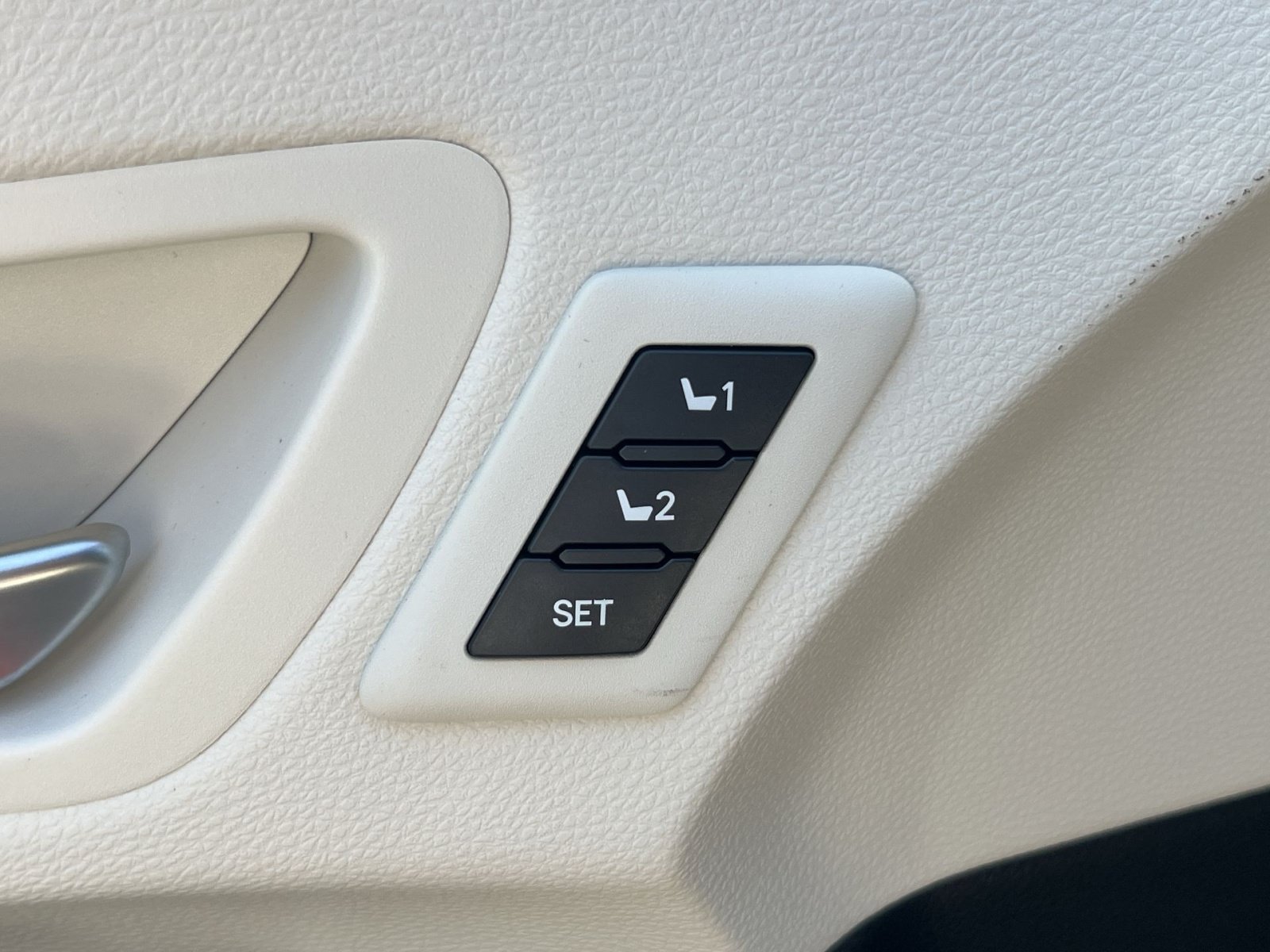 New 2026 Toyota Sienna Platinum AWD/4WD image 24