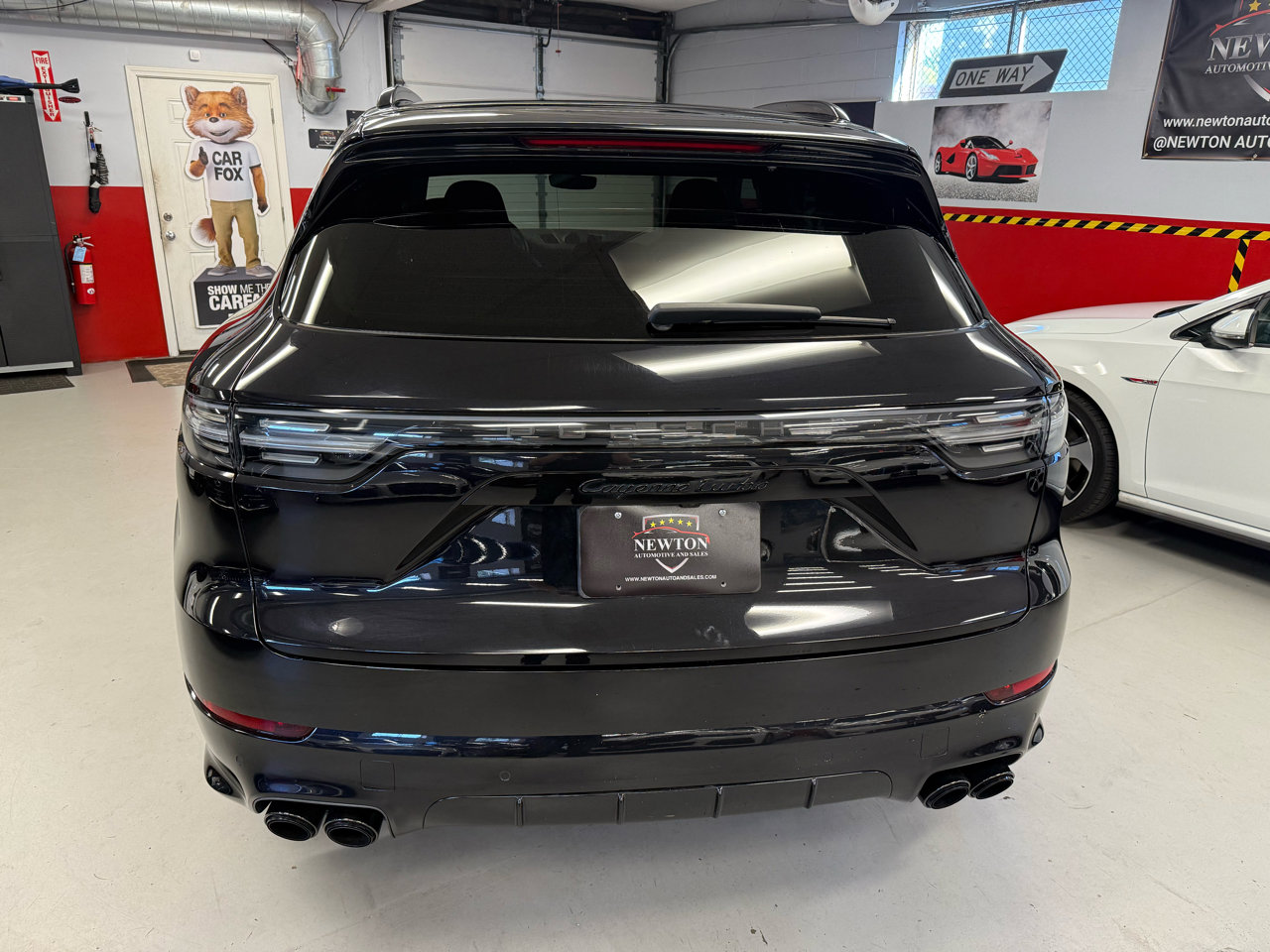 Used 2021 Porsche Cayenne Turbo image 6
