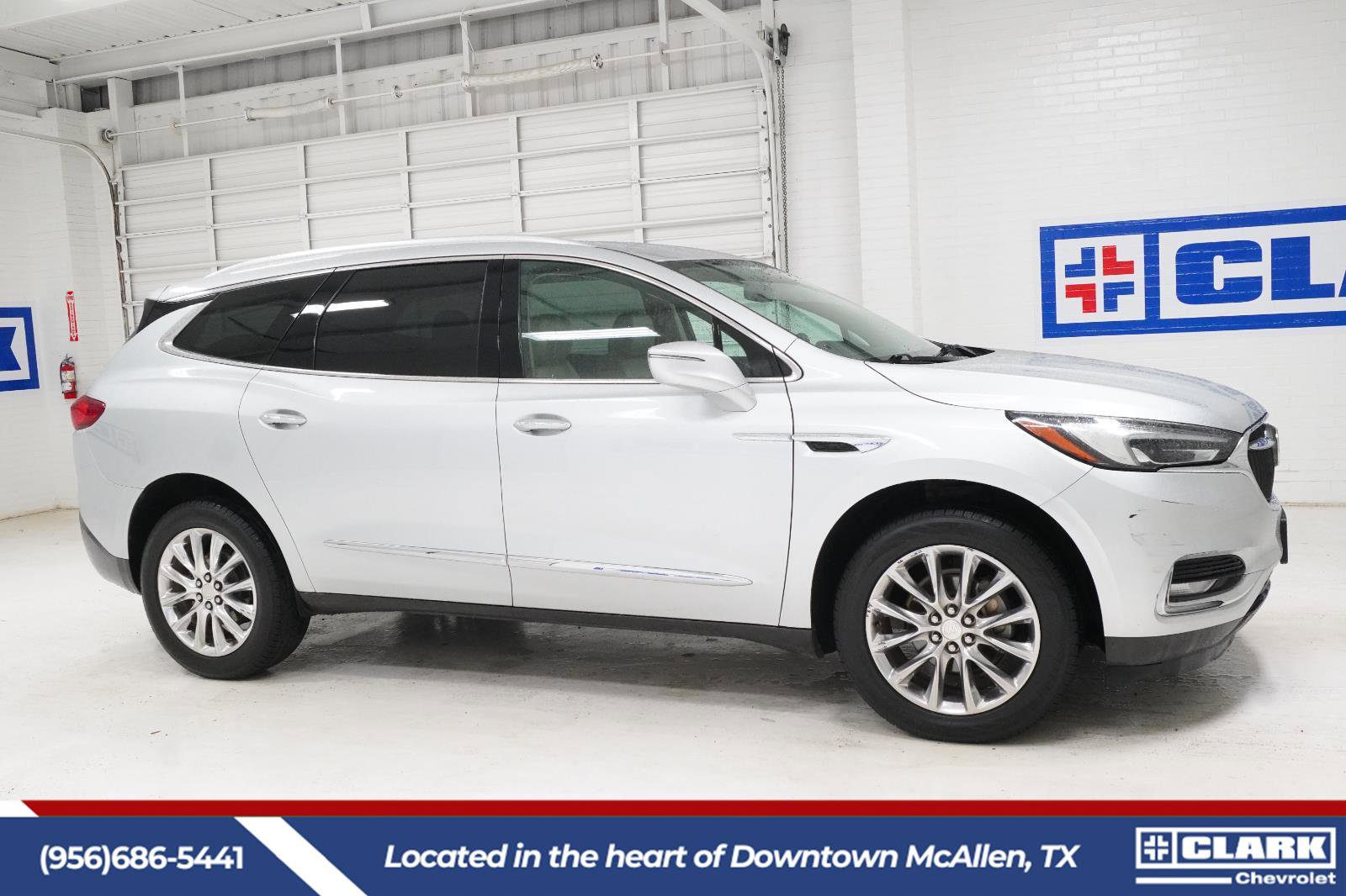 Used 2020 Buick Enclave Essence w/ Sound and Sites Package FWD image 4