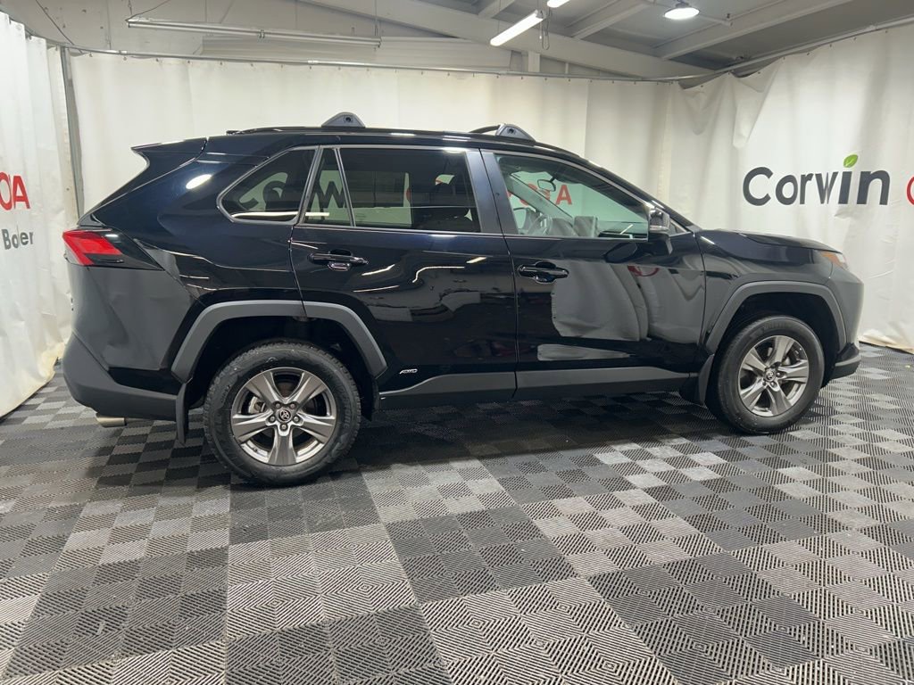 Used 2024 Toyota RAV4 LE AWD/4WD image 8
