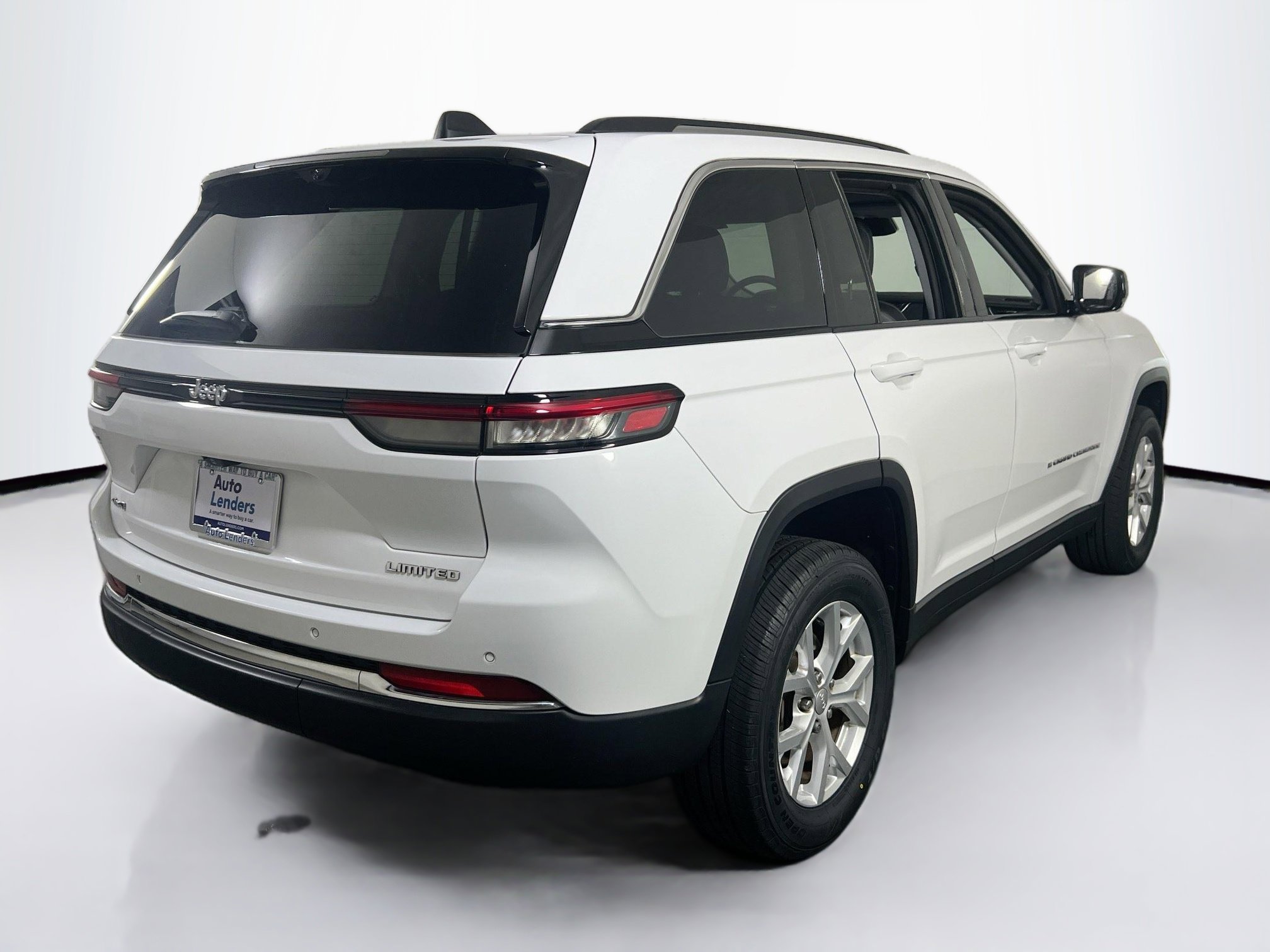 Used 2023 Jeep Grand Cherokee Limited w/ Luxury Tech Group II image 5