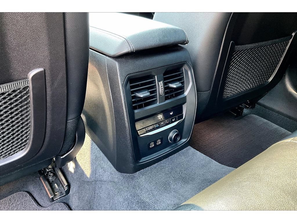 Used 2020 BMW 330i Sedan w/ M Sport Package RWD image 34