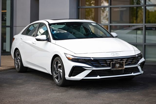 Certified 2025 Hyundai Elantra Limited FWD image 1