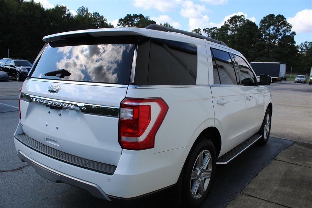 Used 2020 Ford Expedition XLT w/ Equipment Group 202A image 3