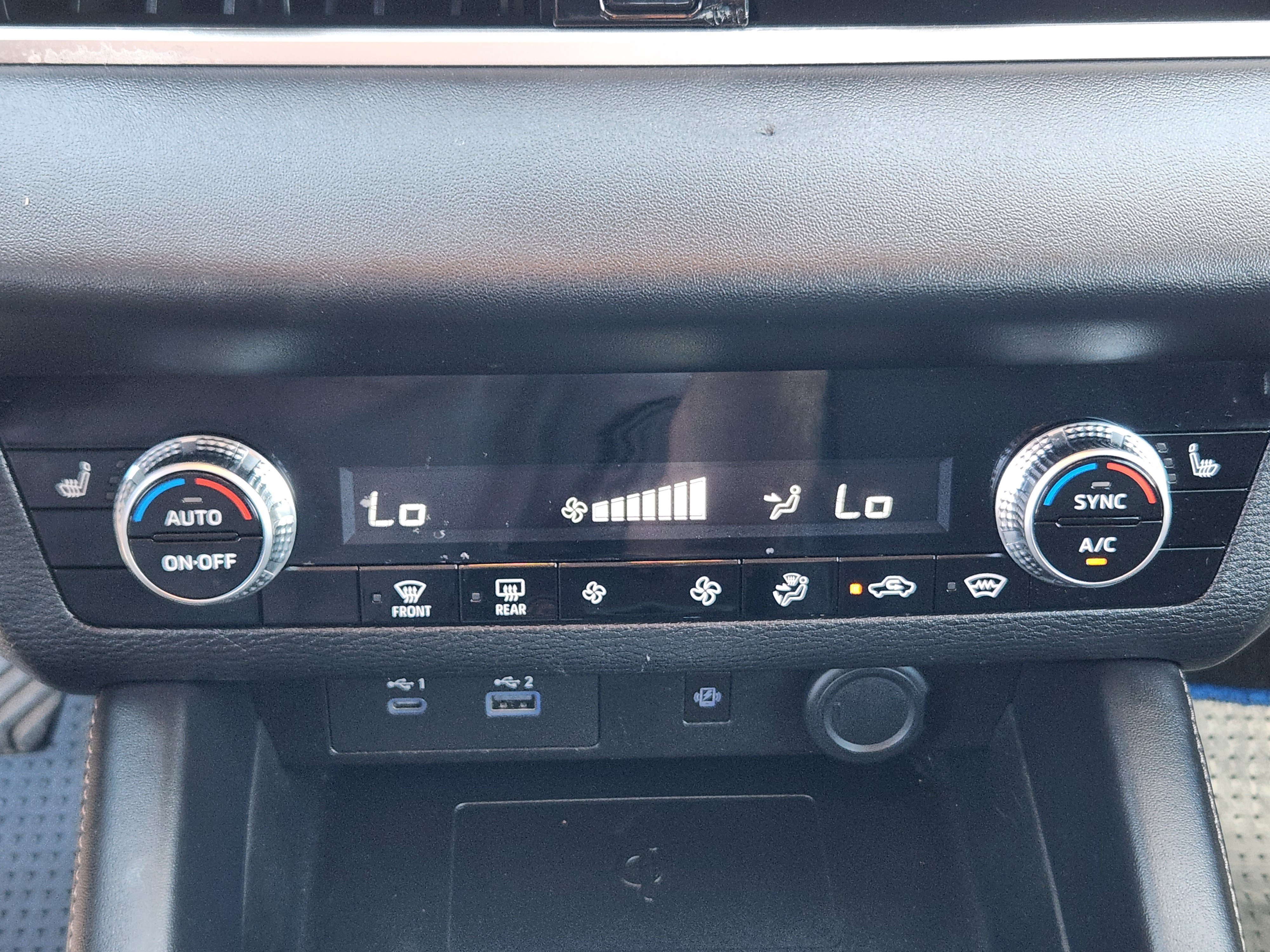 Used 2023 Mitsubishi Outlander SE AWD/4WD image 14