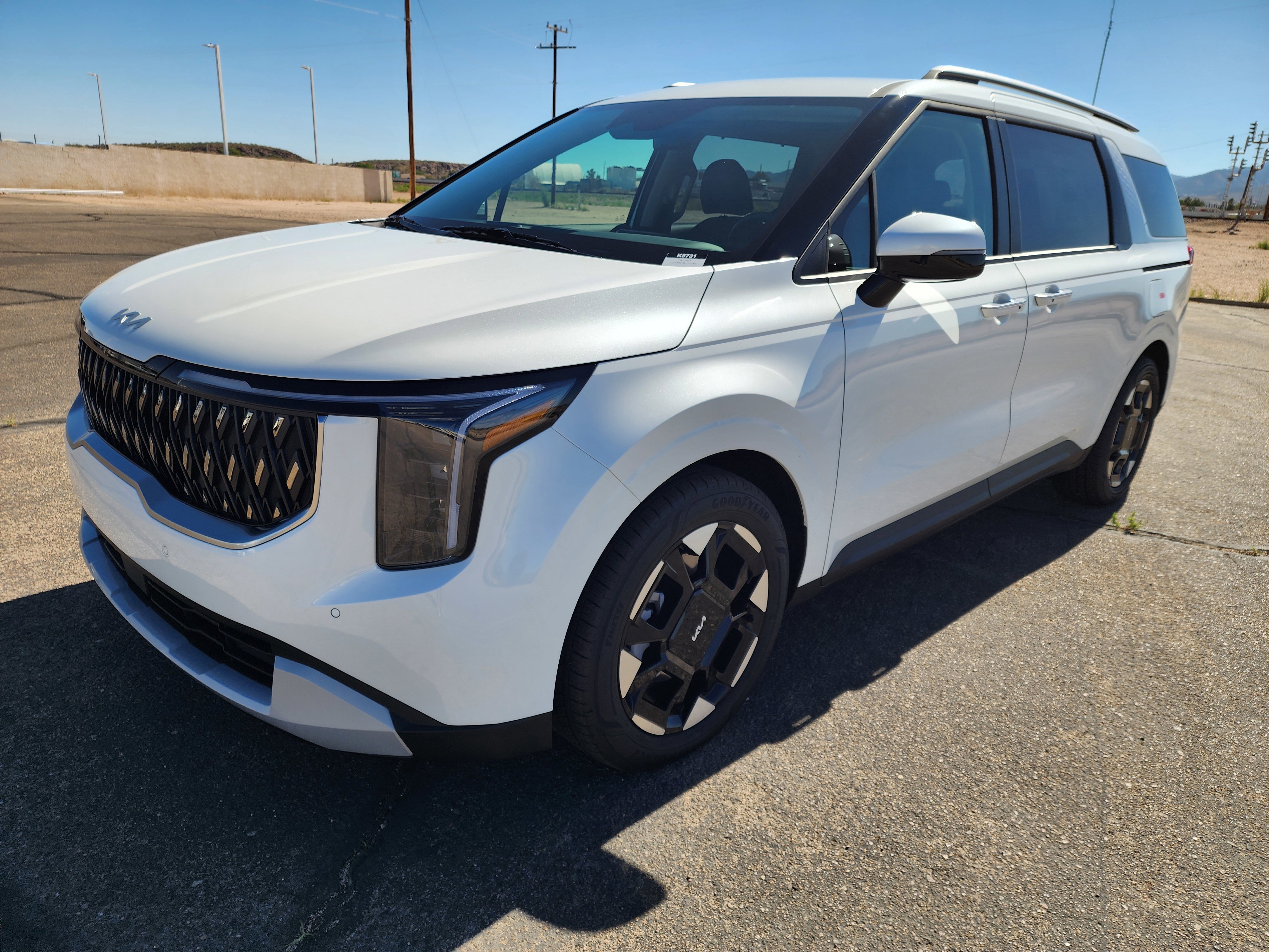 New 2026 Kia Carnival EX image 3
