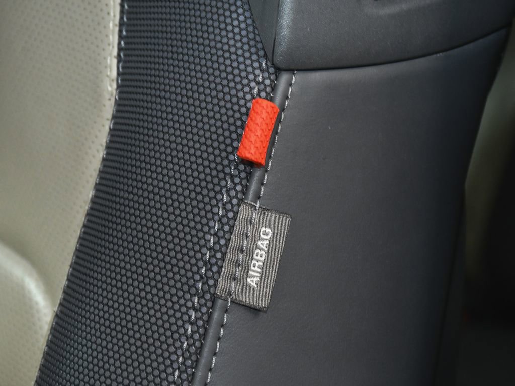 Used 2022 Land Rover Defender 90 X-Dynamic HSE image 46