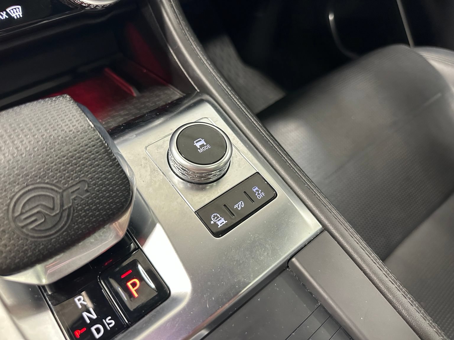 Used 2023 Jaguar F-PACE SVR AWD/4WD image 38