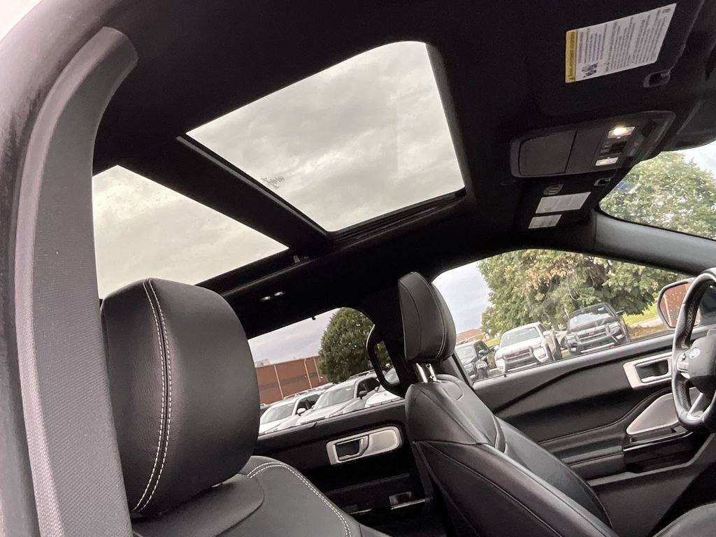 Used 2021 Ford Explorer ST w/ ST Street Pack image 13