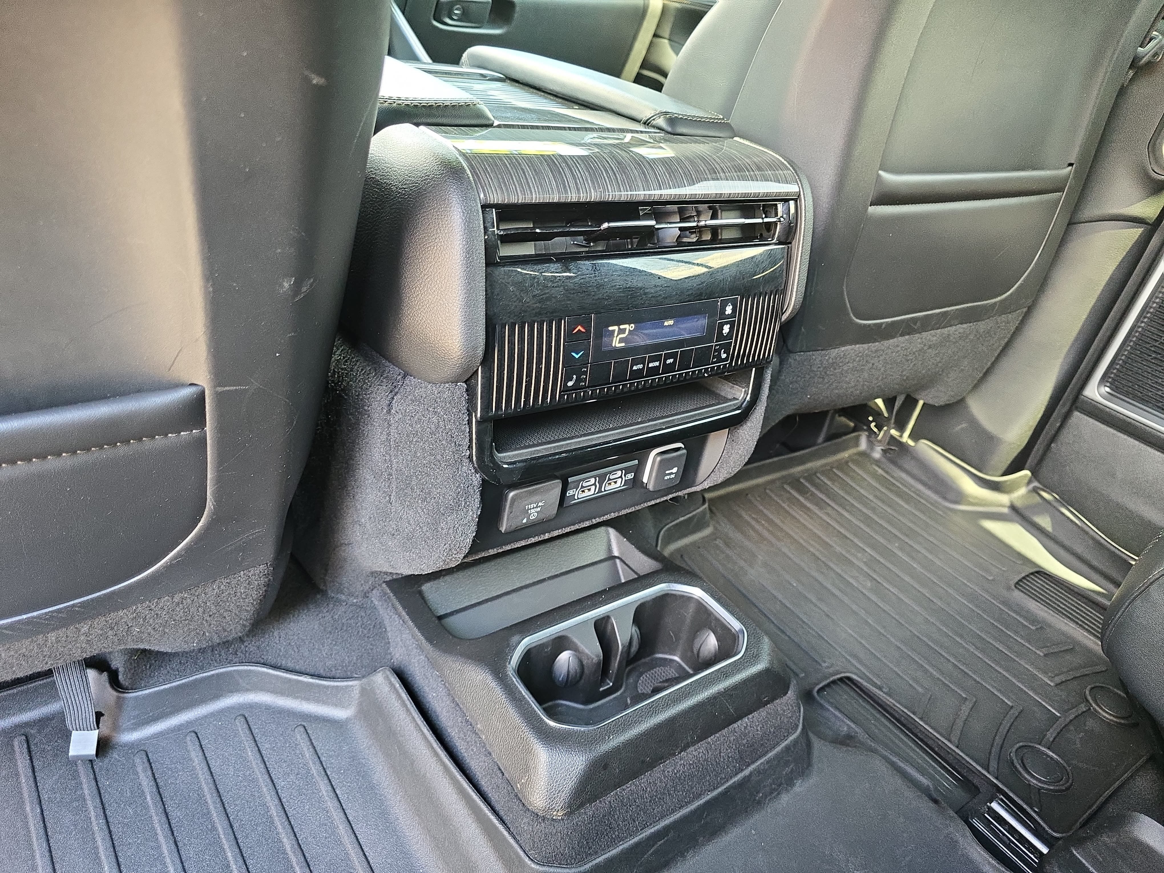 Used 2022 Jeep Wagoneer Series III w/ Flexible Seating Group AWD/4WD image 12