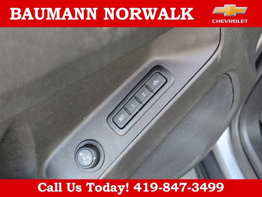 Used 2023 Chevrolet Equinox Premier FWD image 18