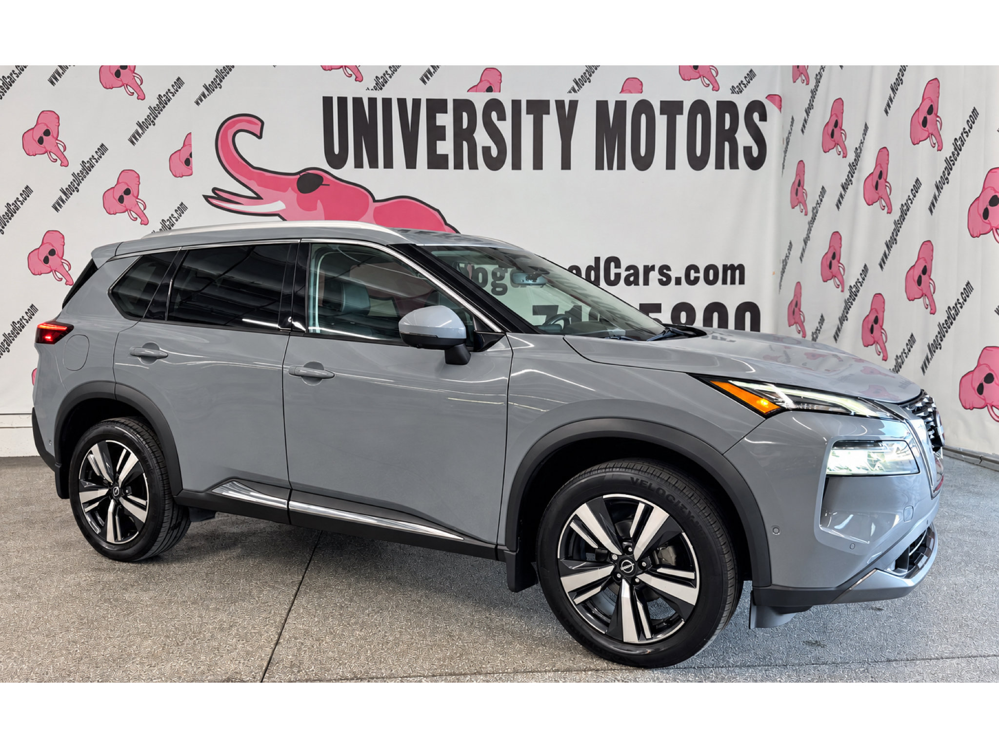 Used 2023 Nissan Rogue SL w/ SL Premium Package FWD image 3