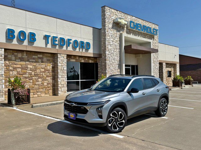 New 2026 Chevrolet Trax RS w/ Sunroof Package image 1