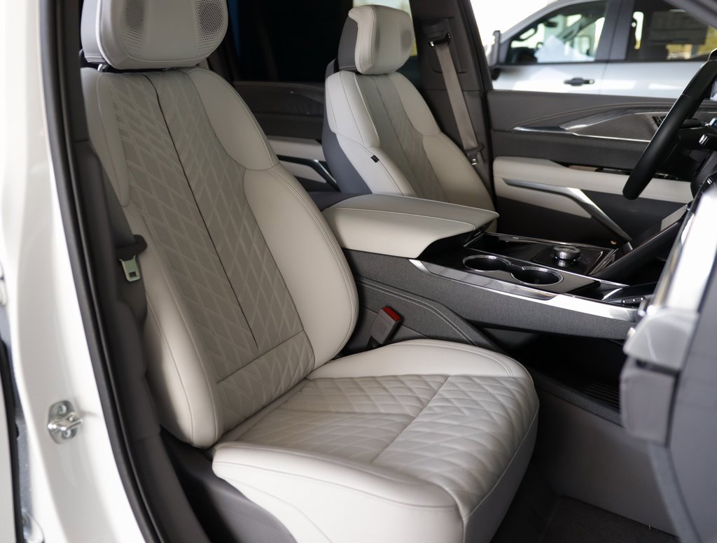 Used 2025 Cadillac Escalade IQ Sport 1 image 38