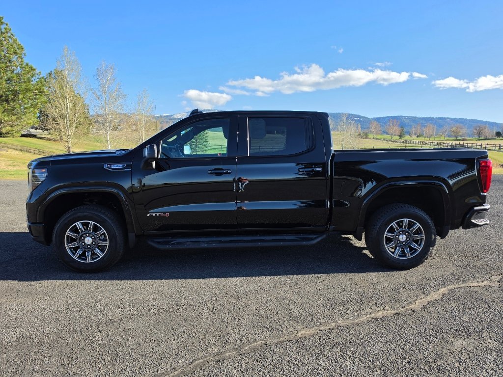 Used 2024 GMC Sierra 1500 AT4 w/ Technology Package image 11