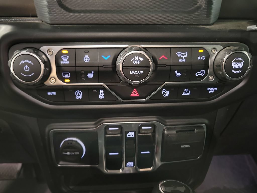 Used 2022 Jeep Wrangler Unlimited Sport AWD/4WD image 19