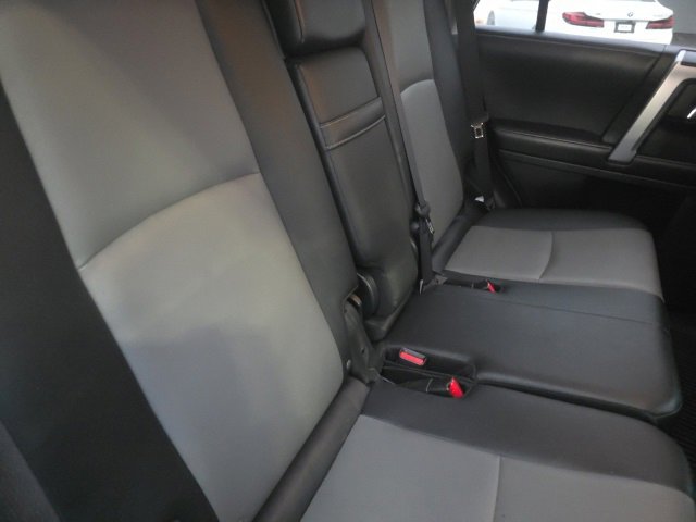 Used 2016 Toyota 4Runner SR5 image 12